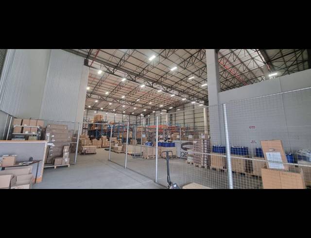 3,213M² WAREHOUSE TO LET IN AIRPORT INDUSTRIA